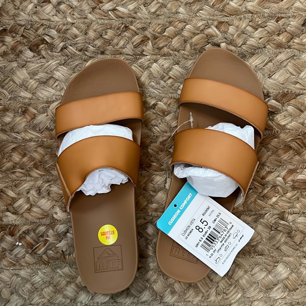 Women’s Reef Sandals / S 8.5 / Never worn w tags on